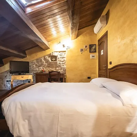 La Dell'ambra Bed and Breakfast 4*