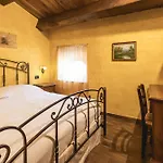 La Dell'ambra לינה וארוחת בוקר 4*
