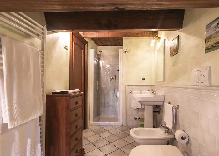 La Dell'ambra Bed & Breakfast 4*